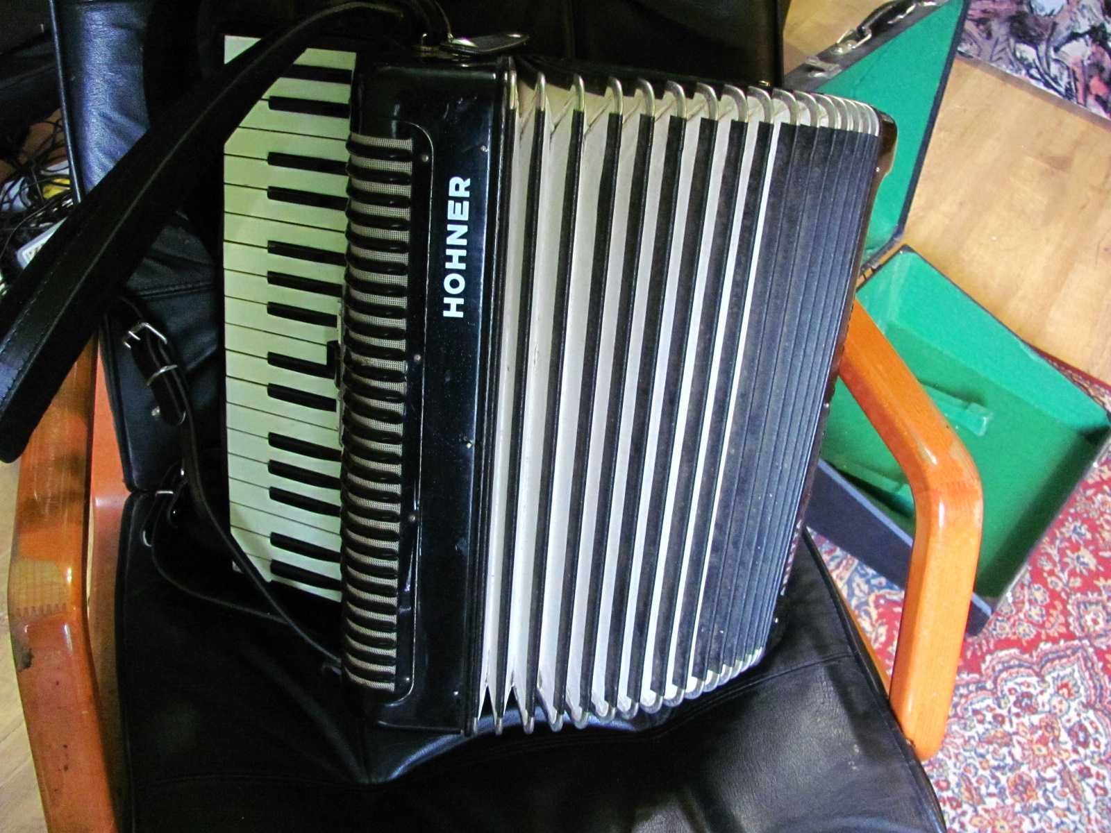 Akordeon Hohner Arietta 72 basy