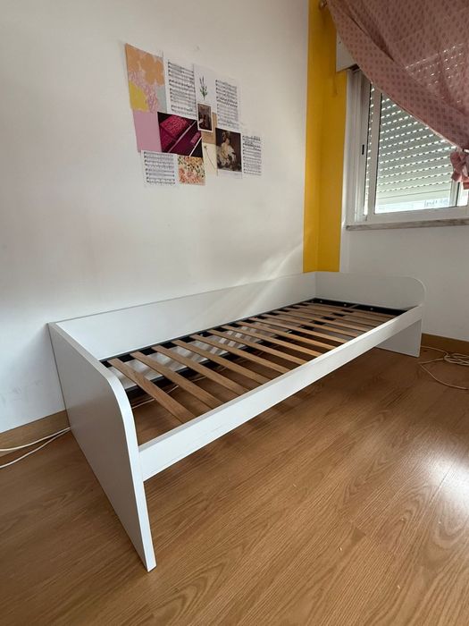 Cama 80×190 múltipla  semi nova bem conservada  e já tem os colchões