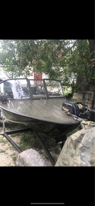 Продам човен моторний Южанка2