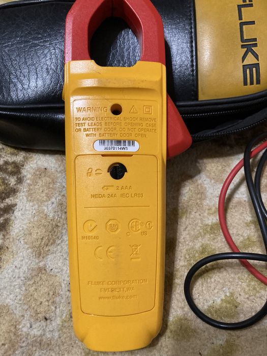 Токоизмерительные клещи Fluke 323