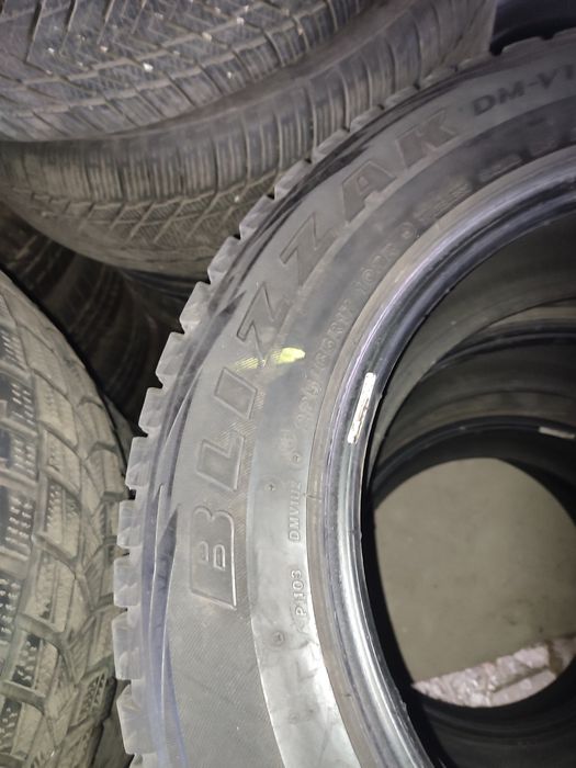 Продам зимние шины 225/65/17