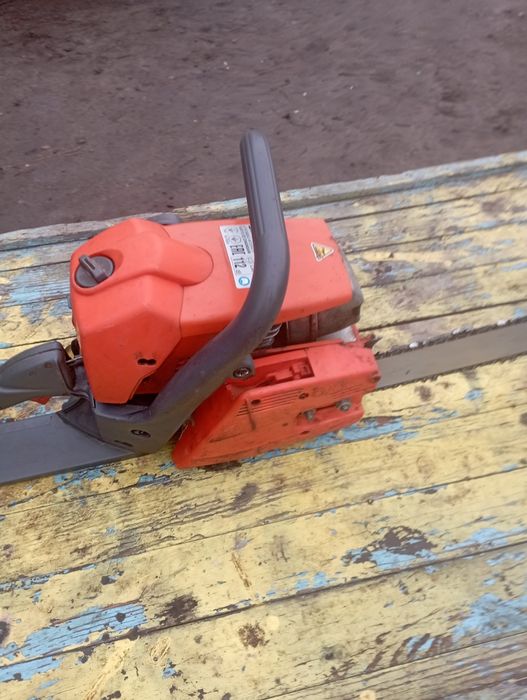 Продам бензопилу Oleo Mac 937