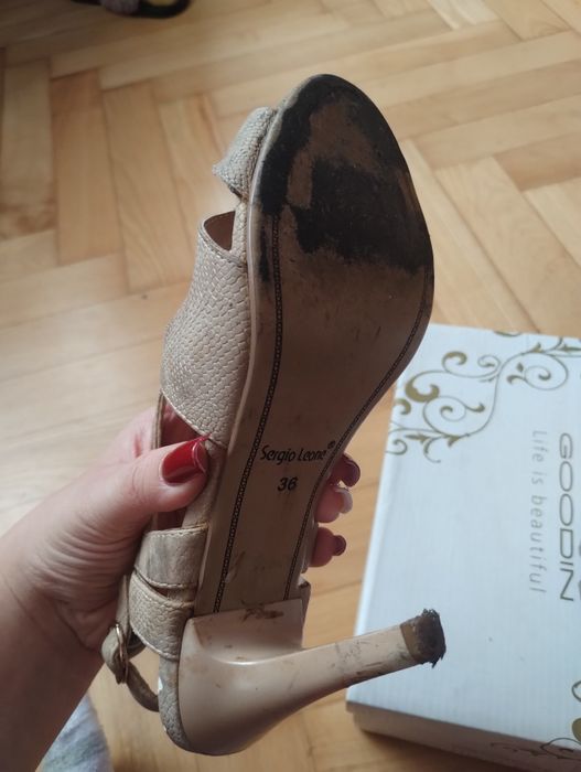 Buty damskie na obcasie