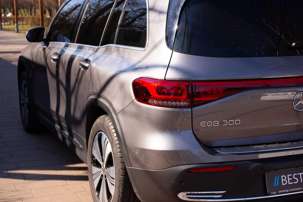 Прокат / Оренда Mercedes-Benz EQB 300