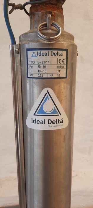 Bomba de poço, usada três anos.