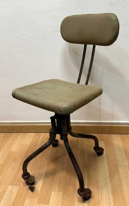 Cadeira de oficios antiga, operacional