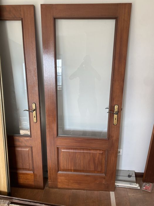 Portas de madeira com vidro