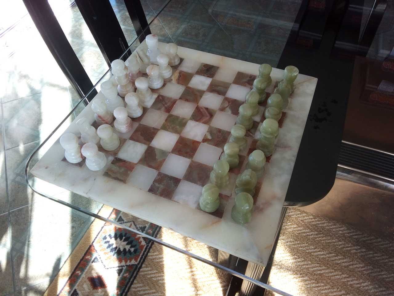 Tabuleiro de xadrez em mármore feito à mão, como NOVO!