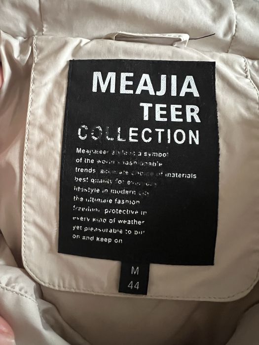 Легка осіння жіноча куртка, майже нова розмір M (44)