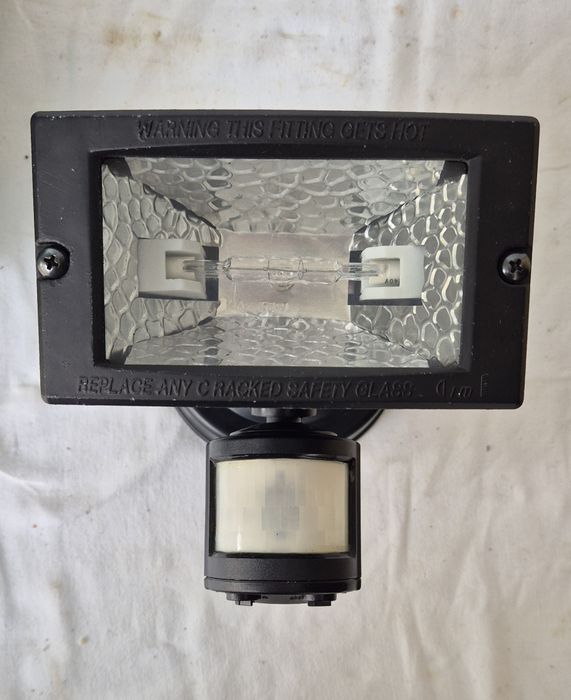 Projector de Halogéneo 150w com Sensor de Movimento