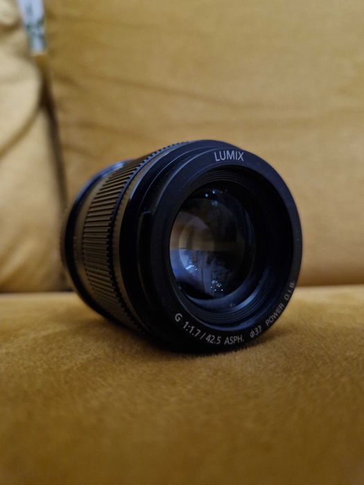 Obiektyw Lumix G Vario 42.5 mm f/1.7