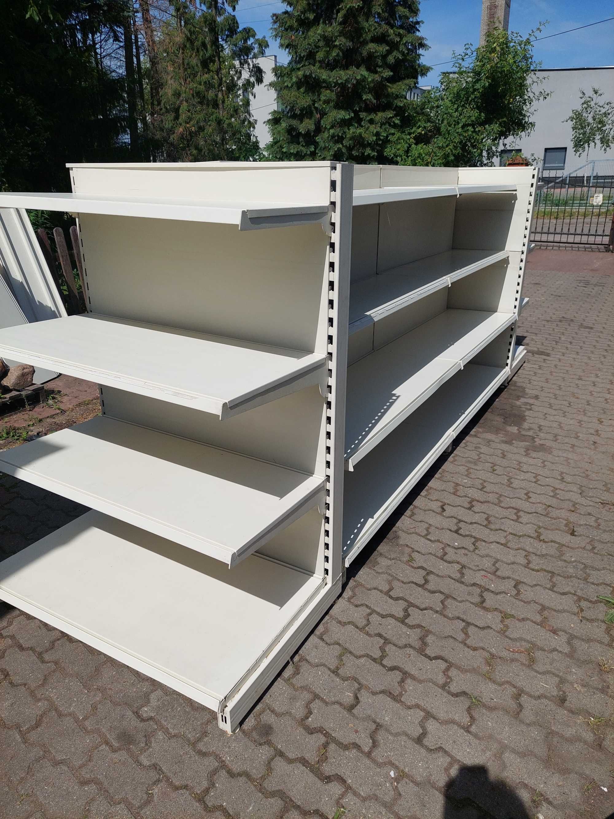 Wyposażenie sklepu regały przyścienne i gondole