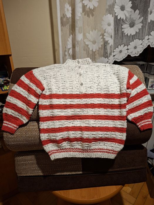 Sprzedam sweterek dla dziewczynki.