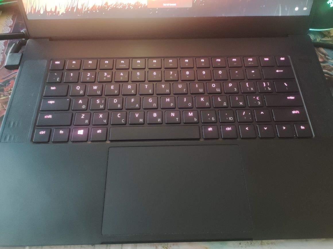 Razer Blade 15,  i7 - 8750H, GTX 1070, 16 gb озу