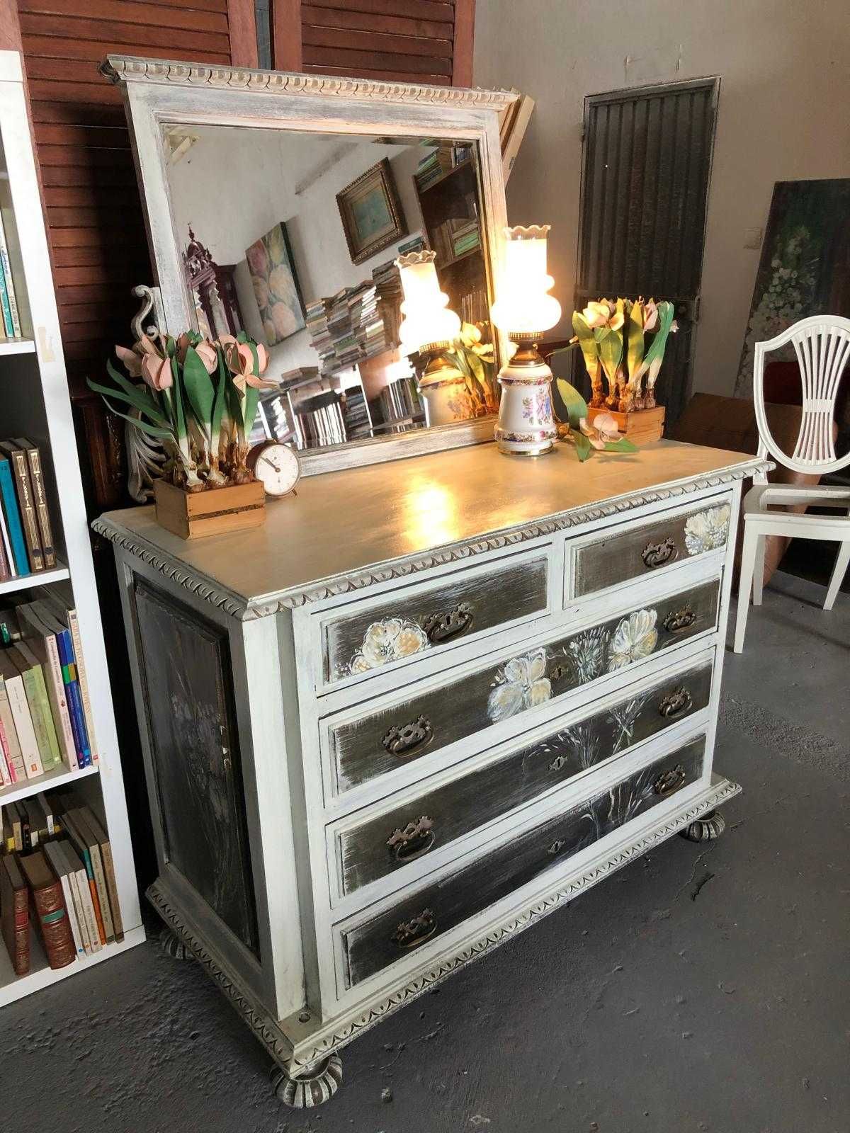 Classic hand-painted chest of drawers with mirror