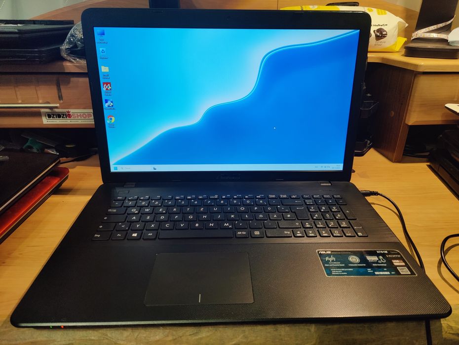 Ноутбук asus X751M. N3540, 8gb, ssd 240gb.