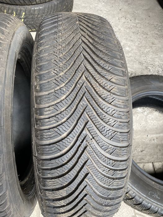 Шини 215 65R17 99H Mechelin Alpin 5