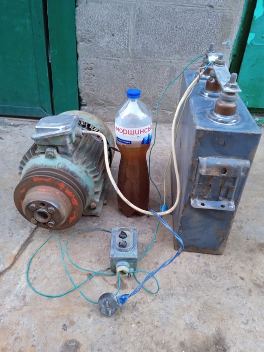 Электро двигатель с конденсатором.