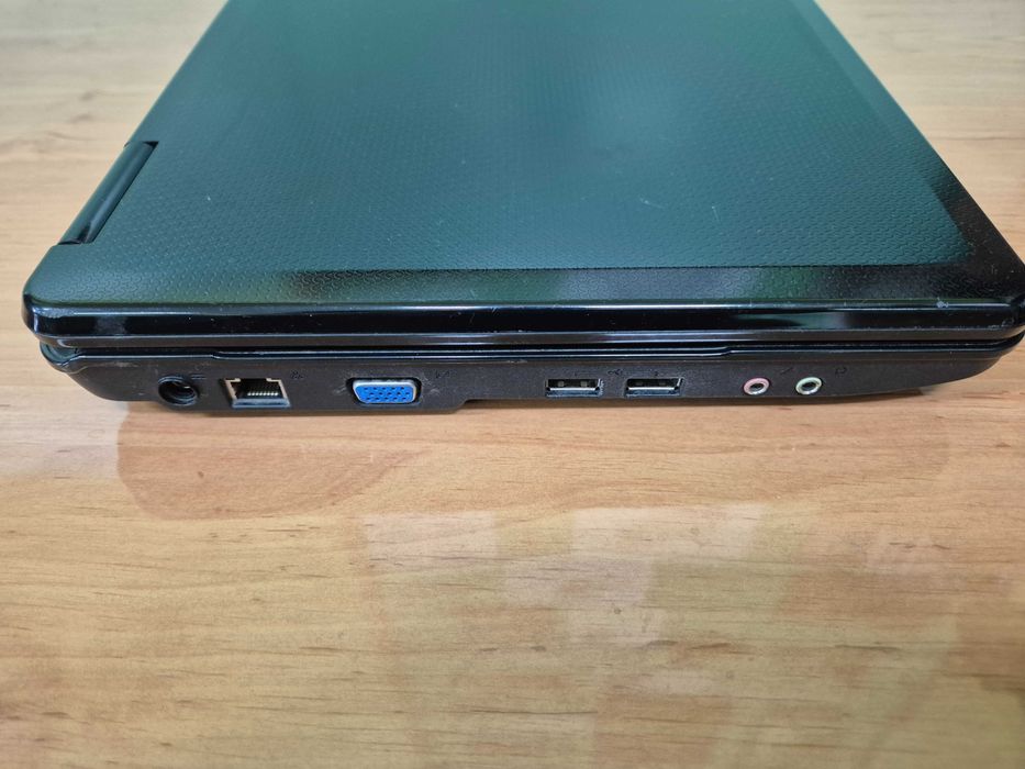 Laptop ACER eMachines E725