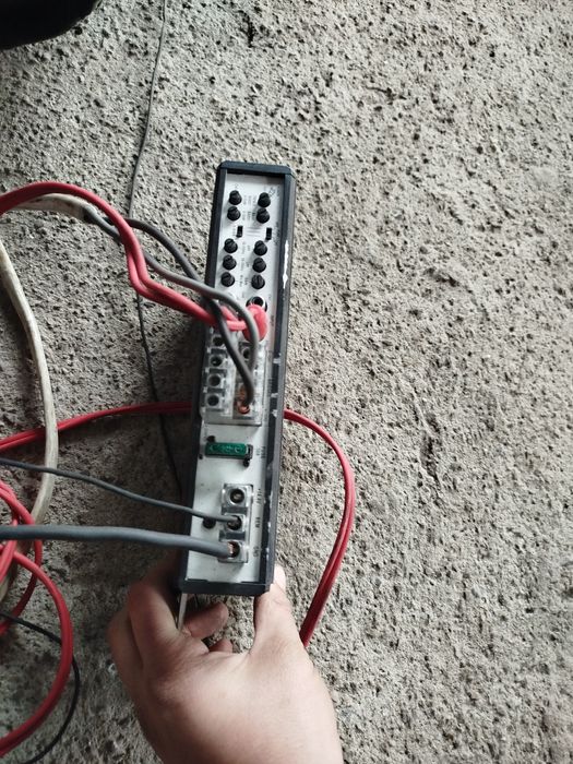 Продам Саб и усилитель