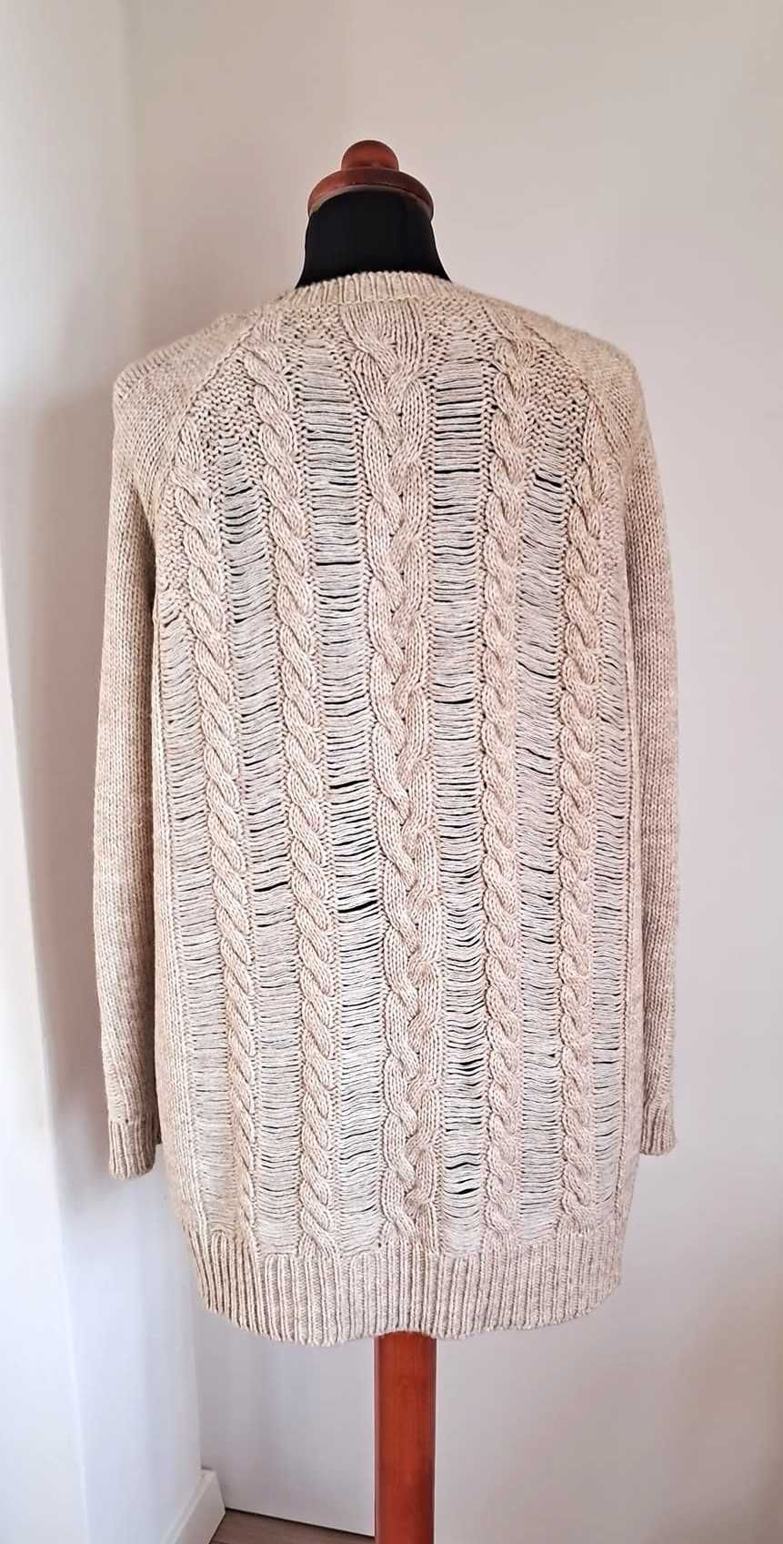 Sweter H&M z wełną M oversize beż ecru warkocze