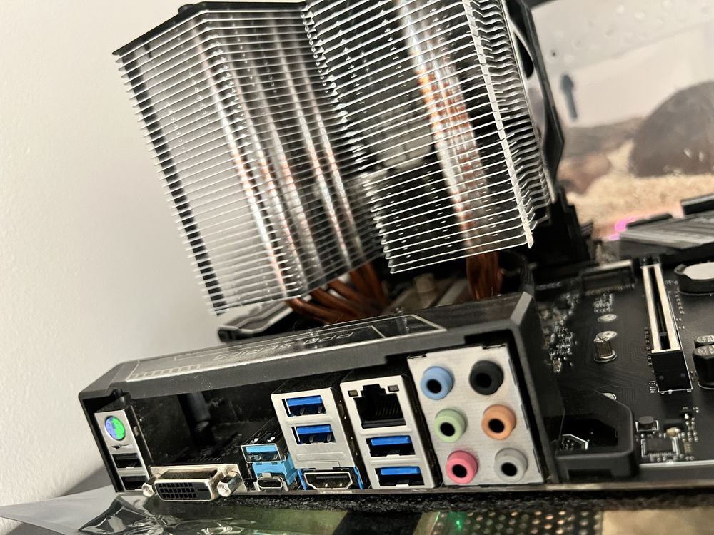 I7-6700k + MSI Z270 SLI PLUS + 16GB Hyperx DDR4 3200Mhz