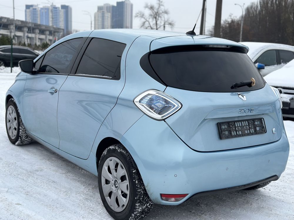 В наявності Renault Zoe 2014р. 23kwh батарея