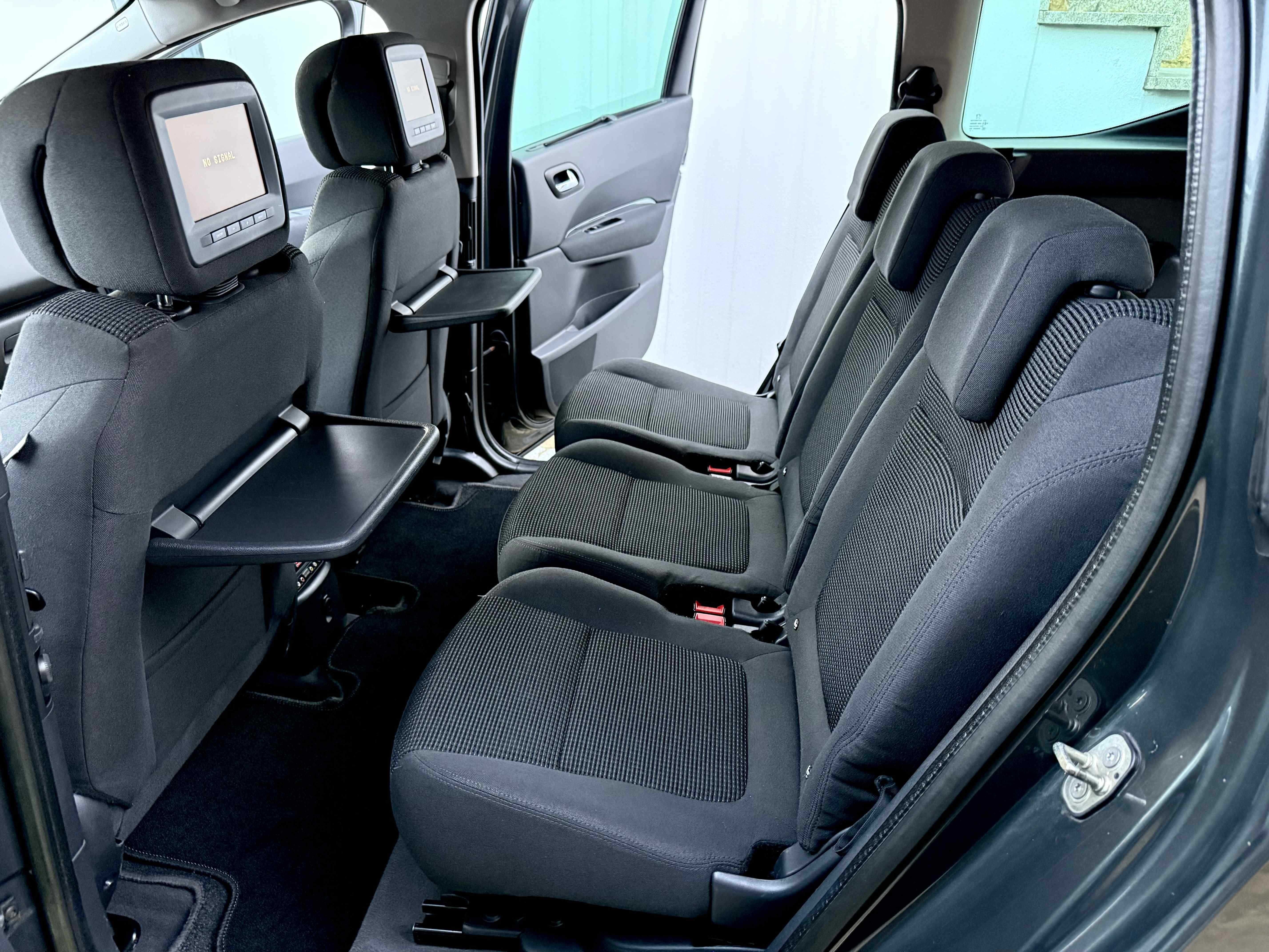 Pegeout 5008 5 lugares