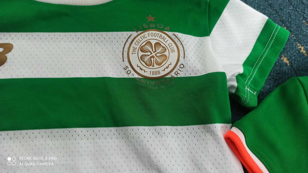 Koszulki piłkarskie Celtic i Irlandia. Hologram.