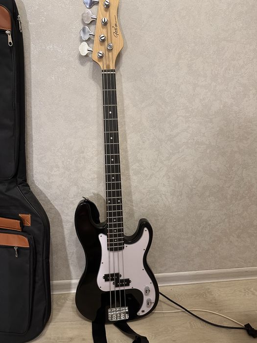 Бас гитара fox pro нова