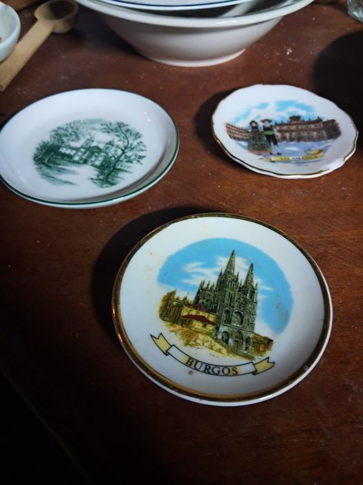 Tres pratinhos decorativos