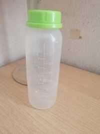 Продам бутылочку пластмассовую для кормления ребёнка 240 мл без соски