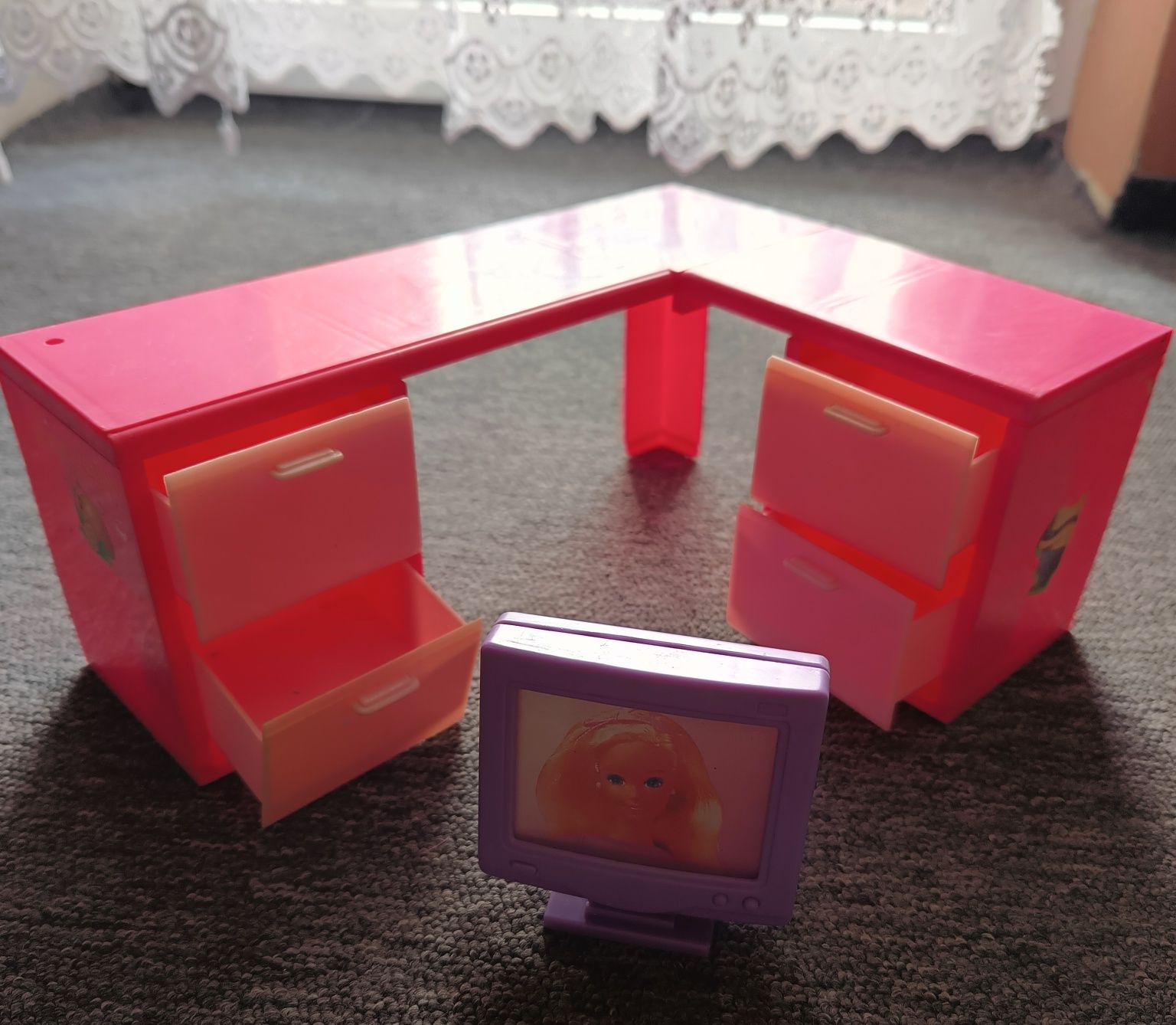 Biurko dla lalki