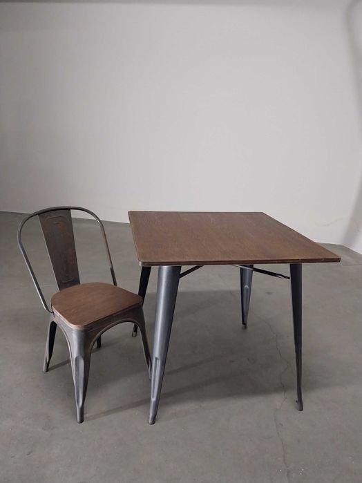 Vendo cadeiras e mesas para esplanada.