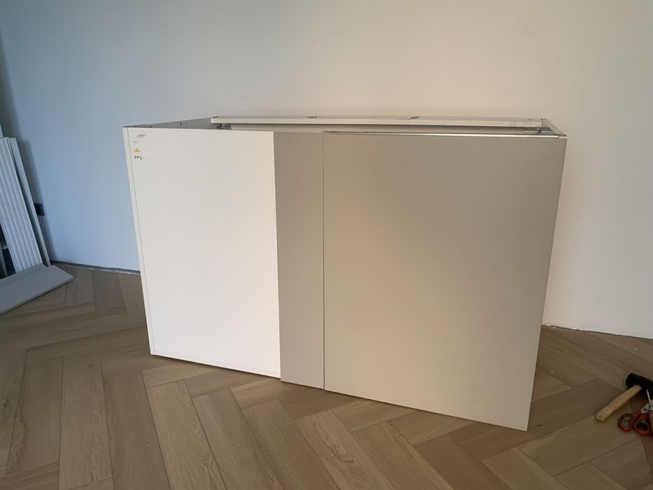 Narożna szafka stojąca Metod z karuzelą Utrusta ikea Havstorp