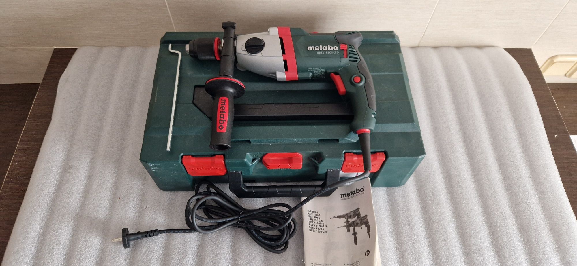 Metabo SBEV 1300-2 S młotowiertarka sieciowa 230V