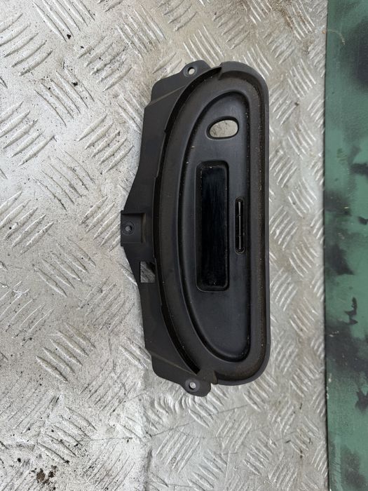 дисплей zegarek renault scenic i p8200028364a