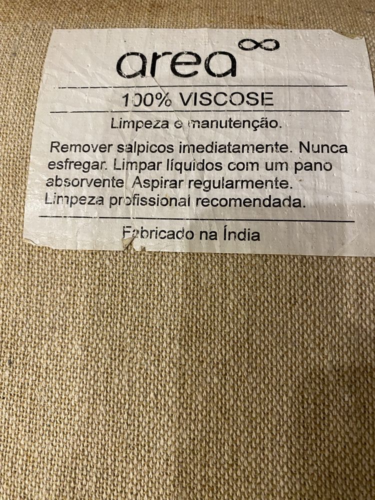 Tapete da marca Area (100% viscose)