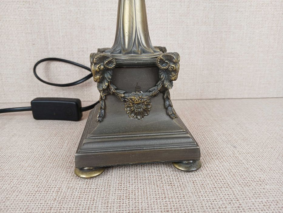 Lampa stołowa w stylu Tiffany Lampka salonowa 61 cm Globen AB Szwecja
