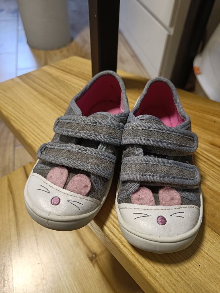 Trampki sandalki kalosze