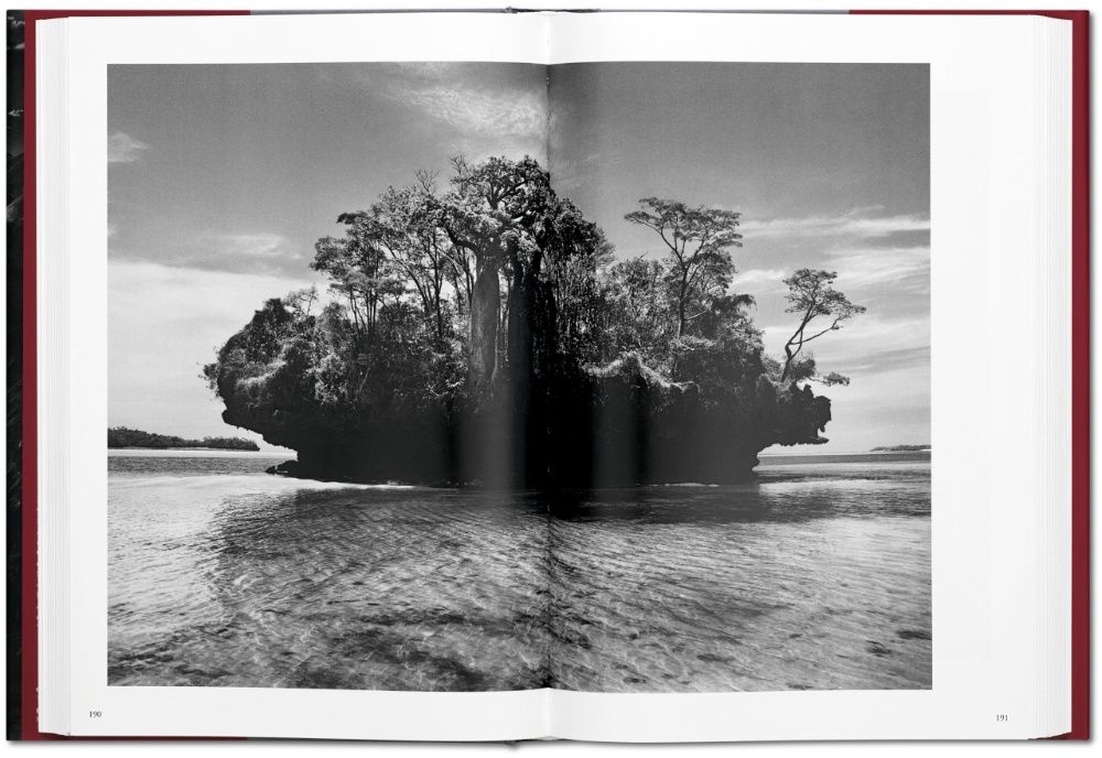 Книга - фотоальбом "Genesis" Sebastiao Salgado.