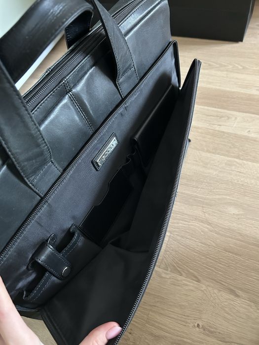 Шкіряний портфель чоловічий ECCO