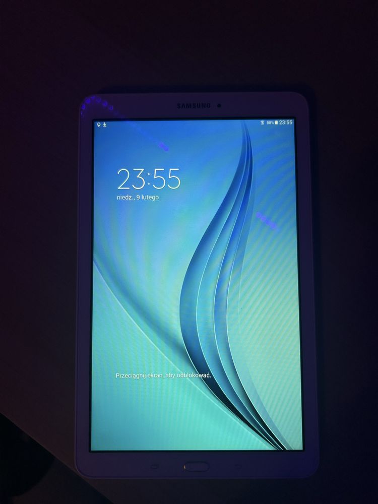 Tablet Samsung galaxy tab E + Etui minionki