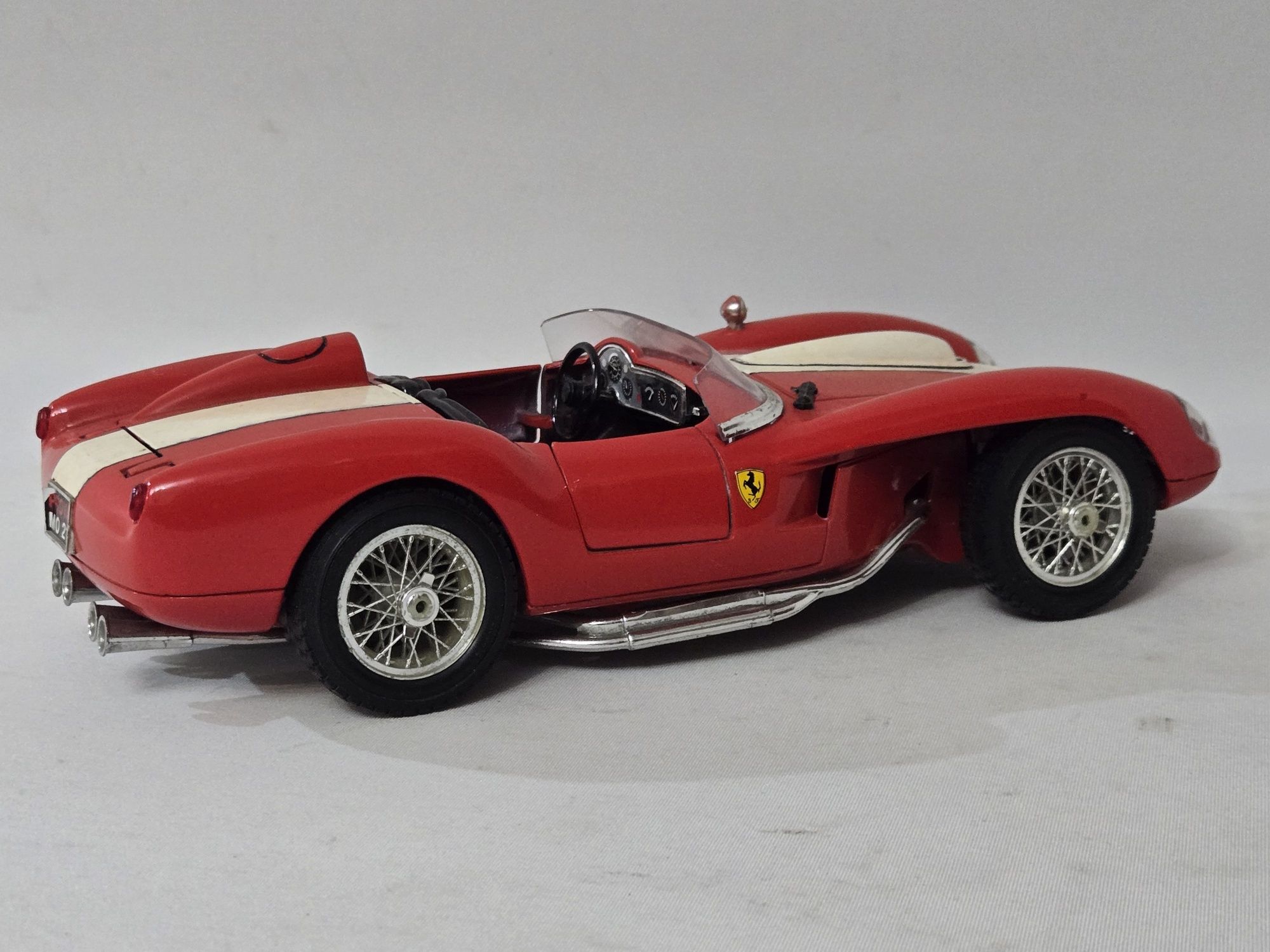 Miniatura Ferrari 250 Testa Rossa 1/18
