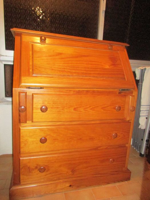 Escrivaninha em Madeira – Secretária com Gavetas | Estilo Clássico