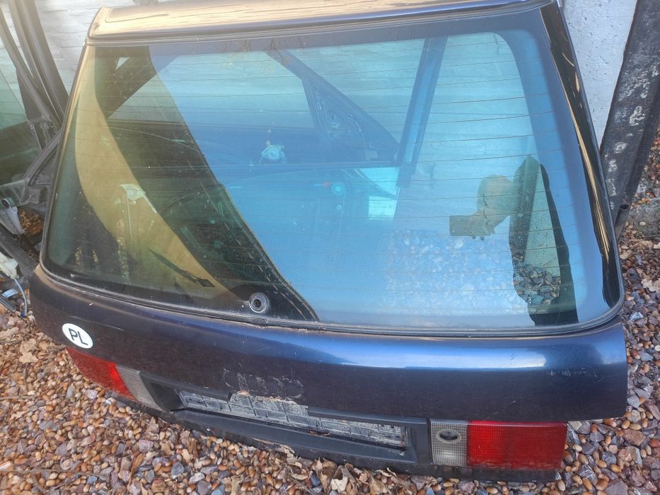 Klapa bagażnika z lampami audi 80 B4 kombi