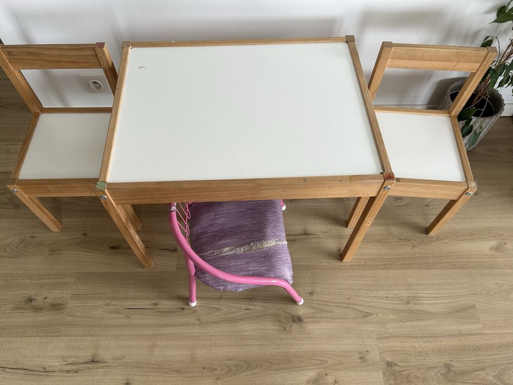 Stolik i krzesla dla dzieci Ikea