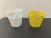 Dwie doniczki ceramiczna + plastikowa