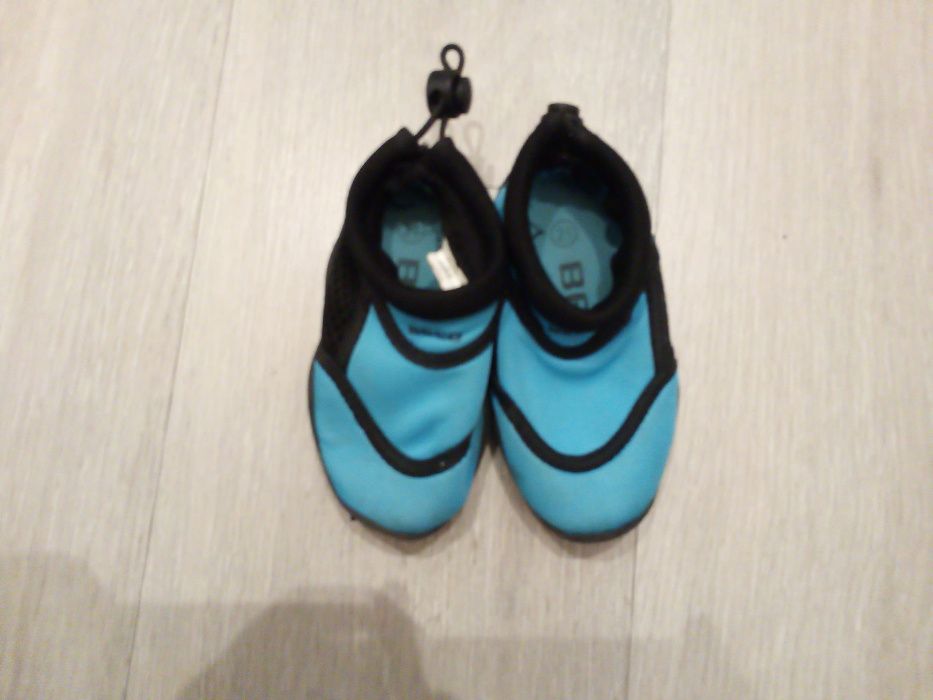 Buty,buciki na basen