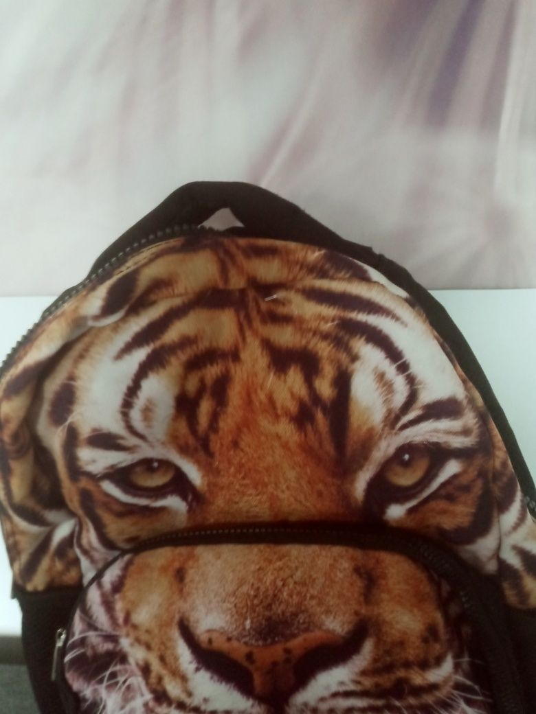 Plecak sredni turystycznyprzod tygrys